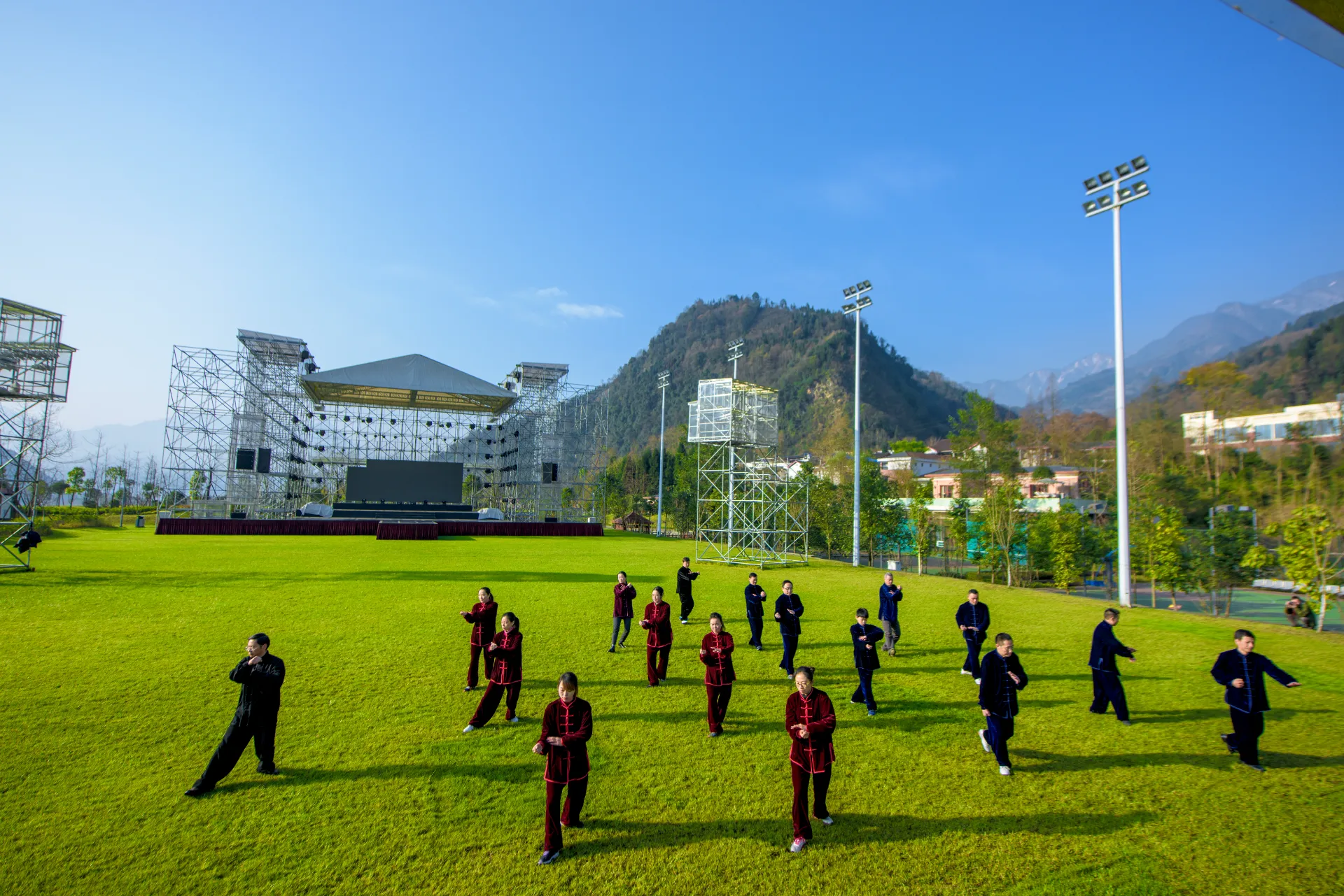 社会（S）：集体赋能，践行共同富裕使命