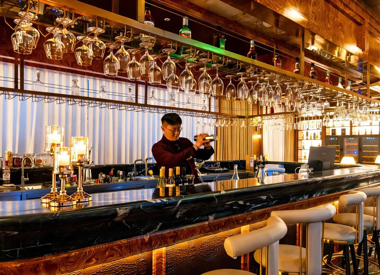 la cucina 拉库奇纳酒吧