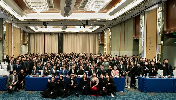 大合照 https://qiniu.mfdemo.cn/ccdzjfuwu/1.webp