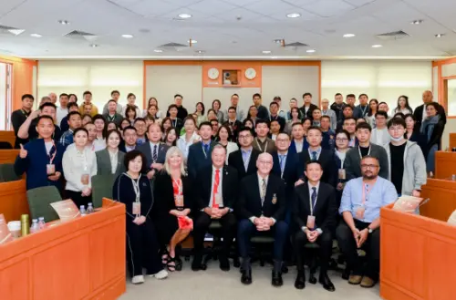 首届中国国际脊骨神经医学与脊柱健康峰会在沪隆重举行