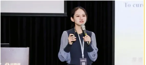 每天坐8小时，身体悄悄“生锈”了？这个“会扭”的凳子，让你的大脑和脊柱一起醒来！
