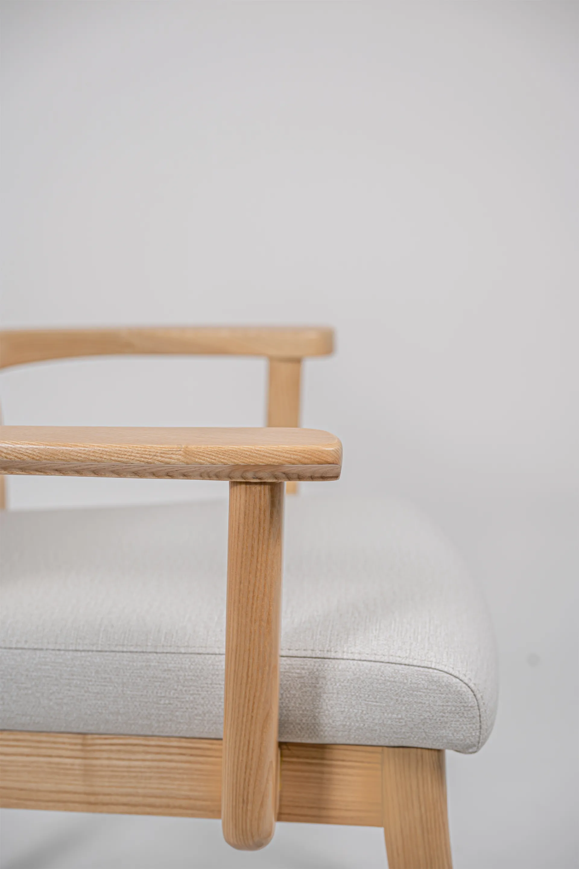 Muyu Series Dining Chair (Mid-Back with Half Armrests)