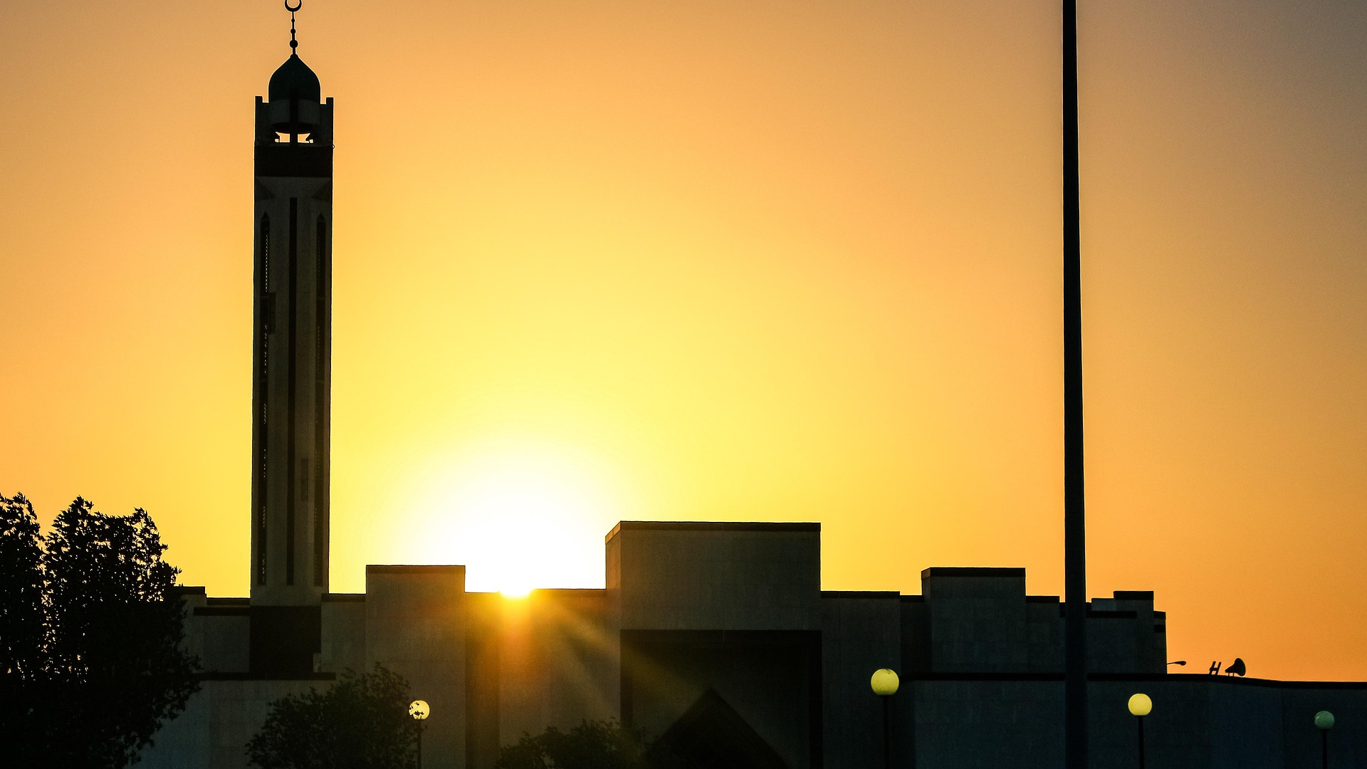 sunset-2813759_1920.jpg