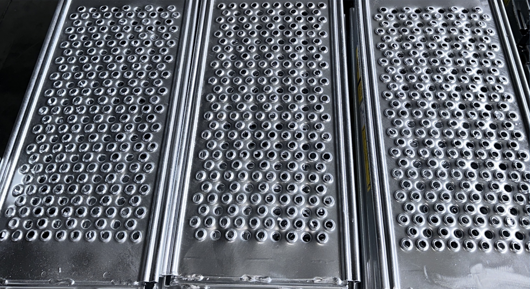 Why Dust Stops Work on Saudi Sites—And How Ringlock Scaffolding Solves It