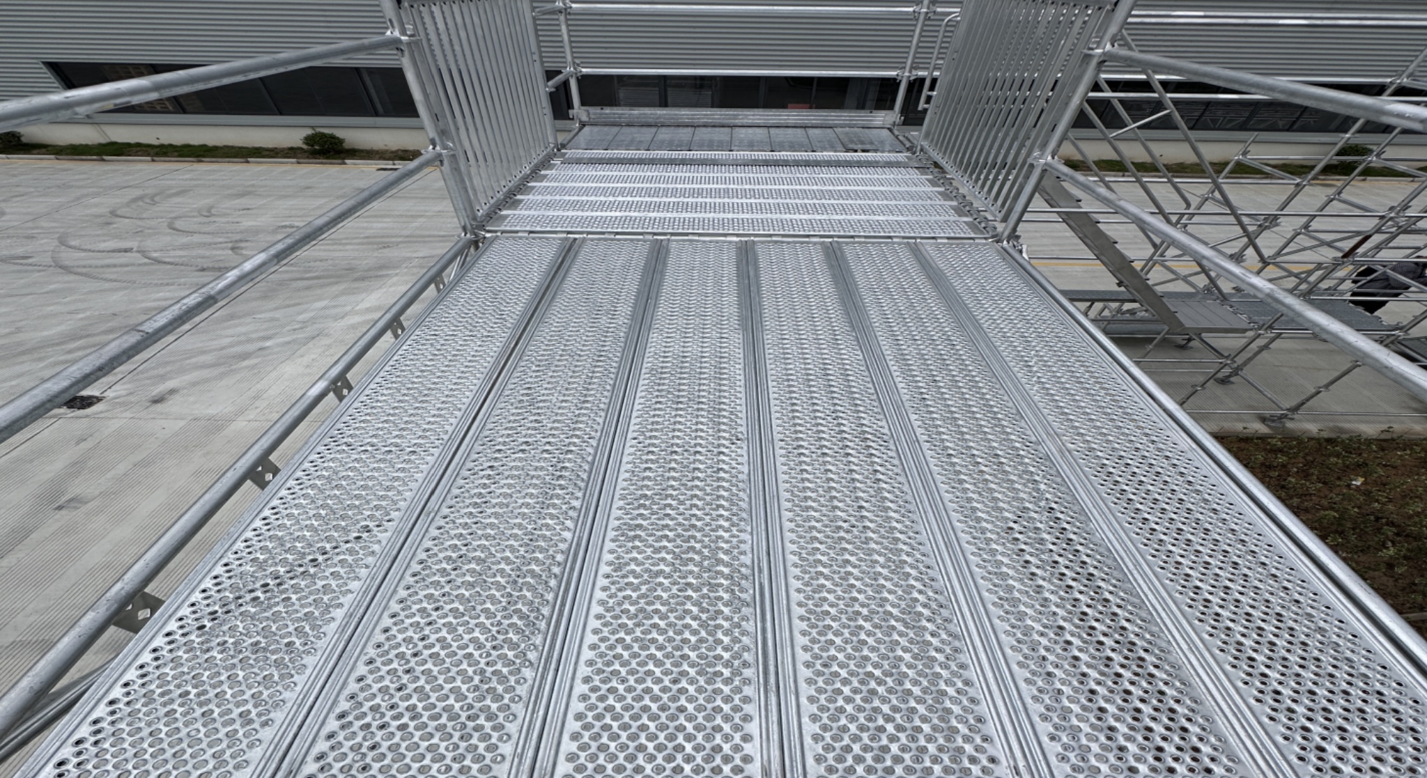 Scaffolding Planks: Don't Let Price Fool You — A Buyer's Guide