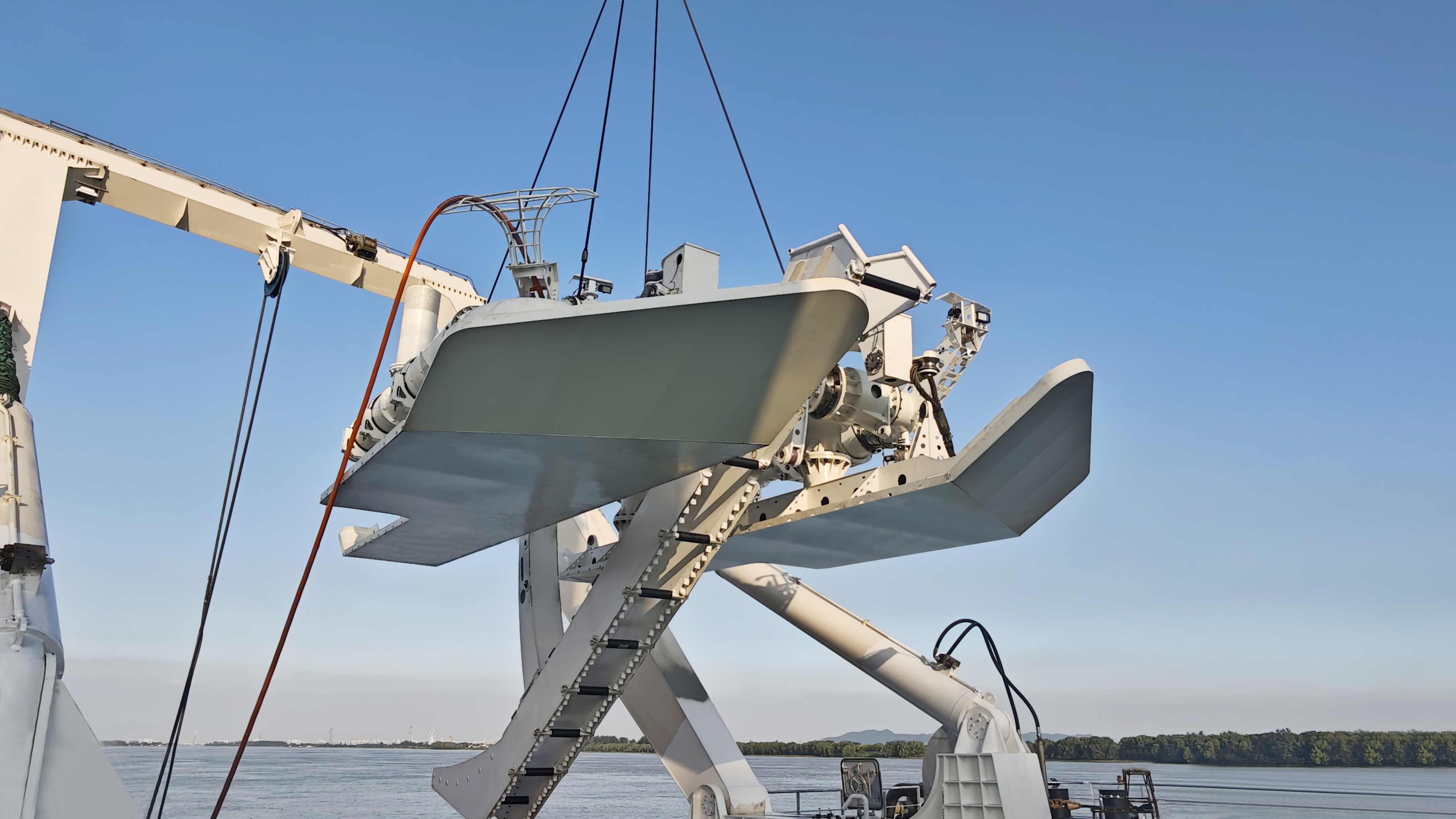 New Seabed Cable & Pipeline Burying Plough              