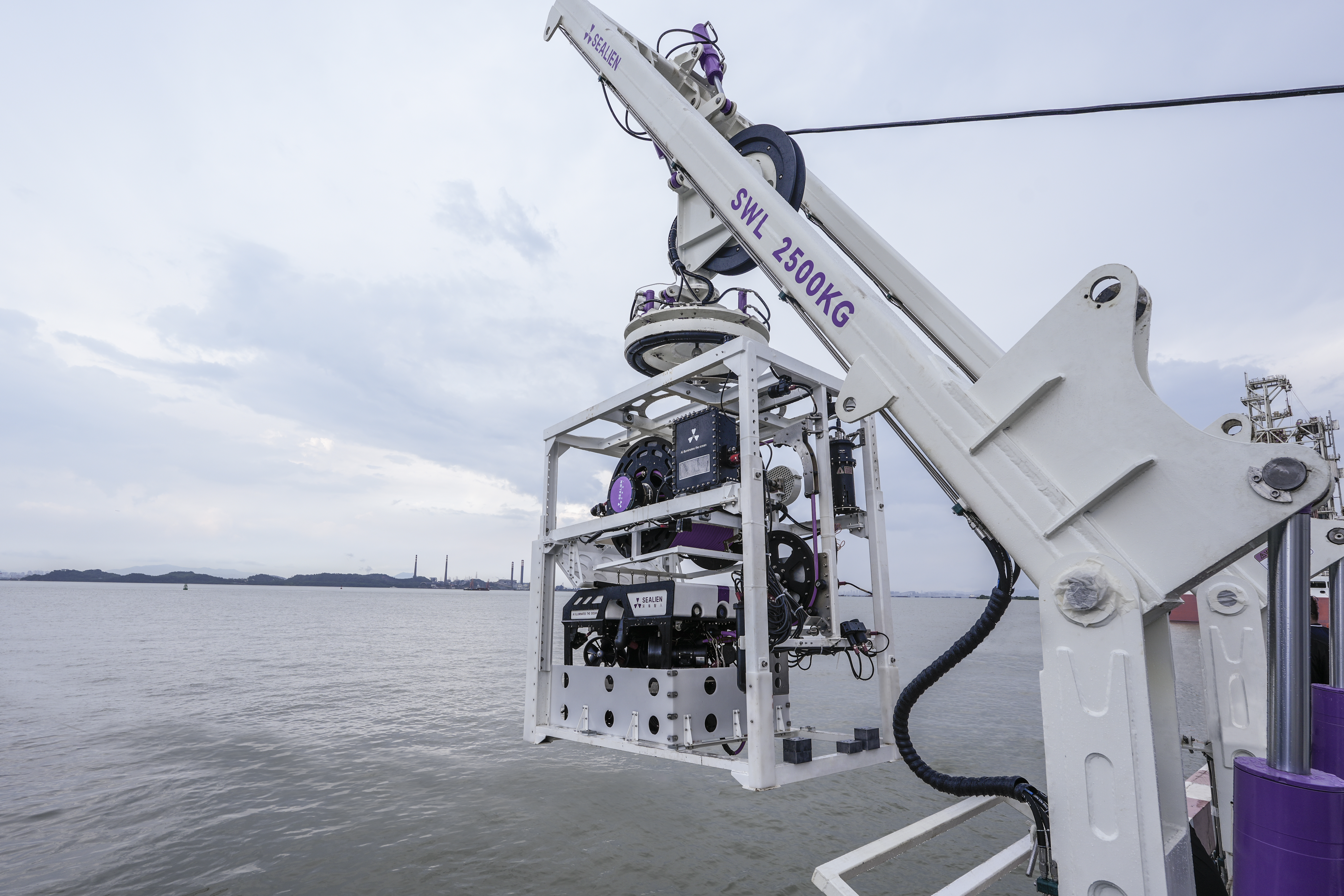 Light Work-class ROV System 