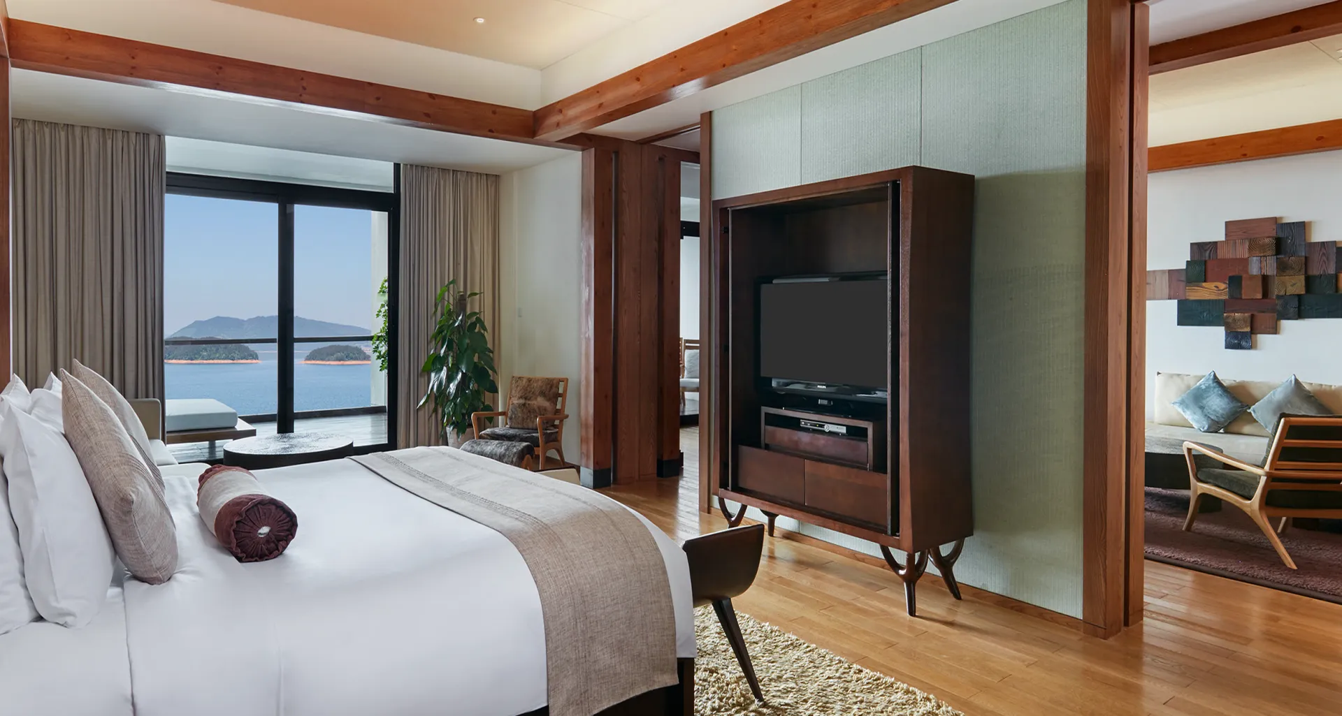 尊享全湖景套房