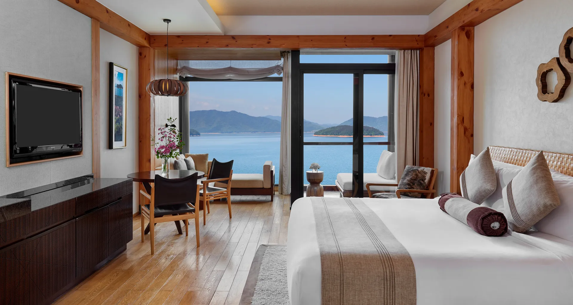 尊享中心湖景房