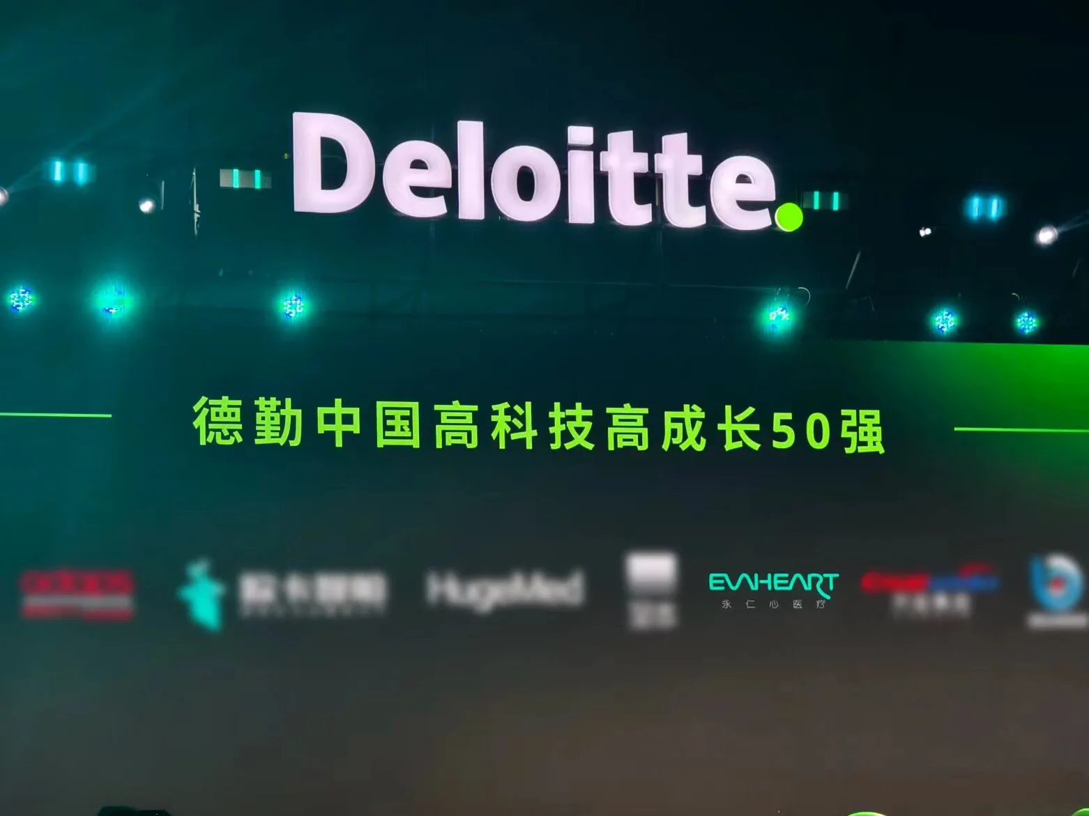 b86a9c38880af3f19da2634cff6c8e21.jpg