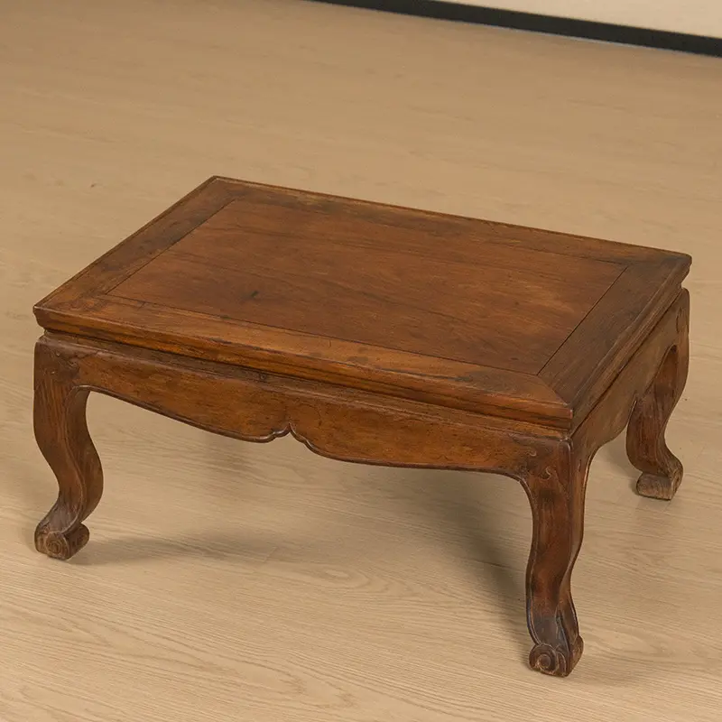 清代黄花梨束腰三弯腿拦水线炕桌