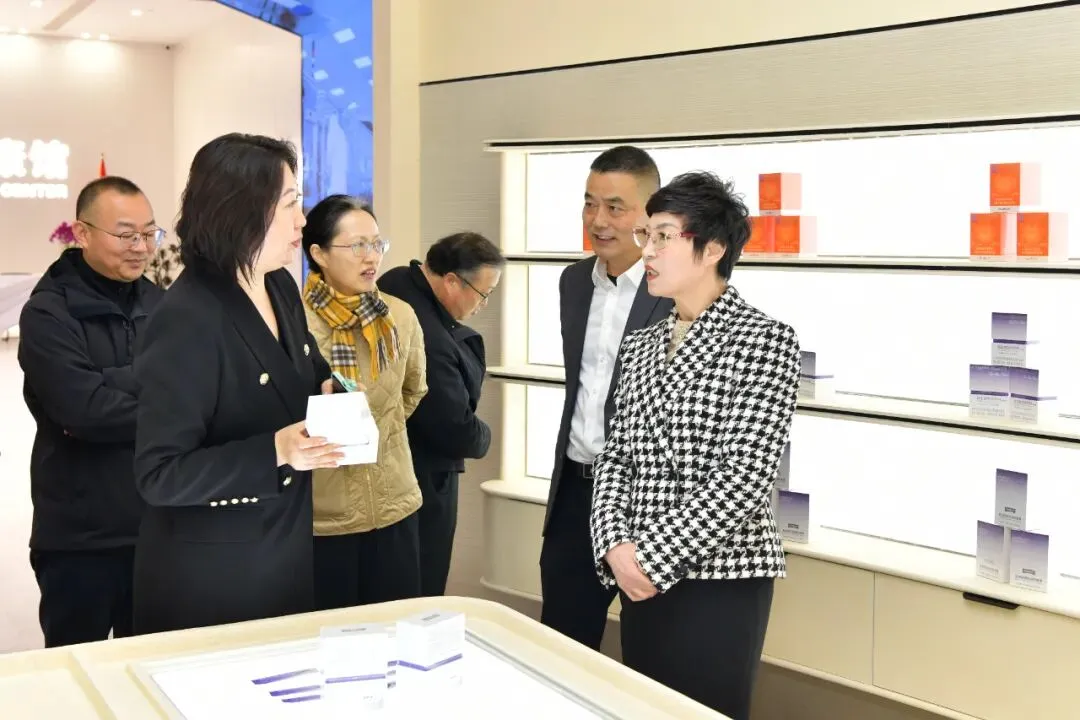 金华市人大常委会主任陈玲玲