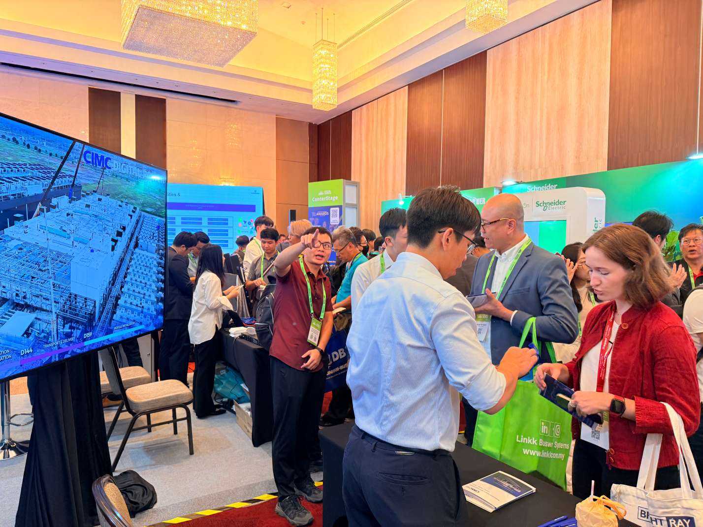 cimc-news-THCDC2025-On-site conversation group Photo.png